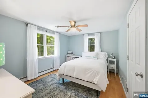 36 Calumet Avenue Oakland NJ 07436