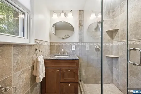 36 Calumet Avenue Oakland NJ 07436