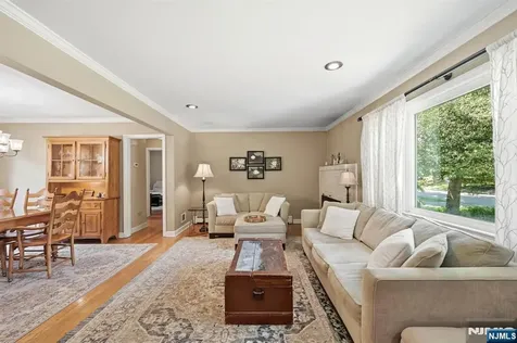 36 Calumet Avenue Oakland NJ 07436