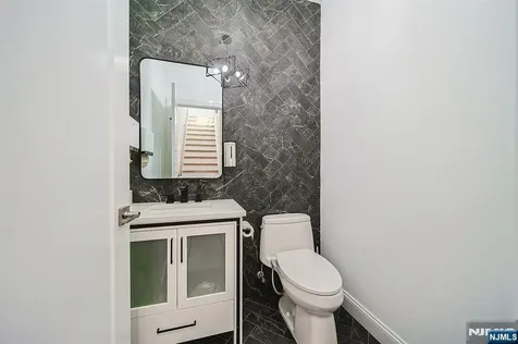 309 7th Palisades Park NJ 07650