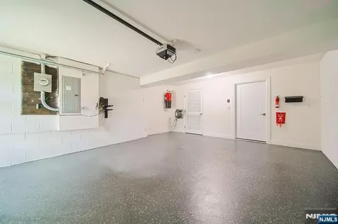 309 7th Palisades Park NJ 07650