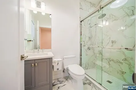 309 7th Palisades Park NJ 07650