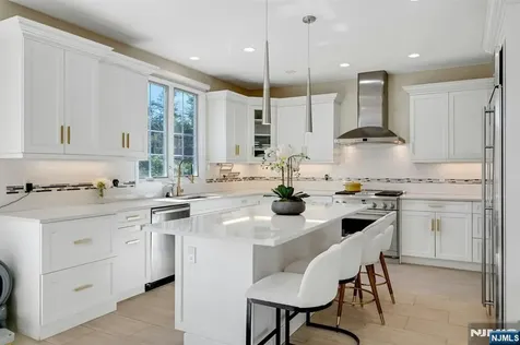 26 Sunset Road Livingston NJ 07039