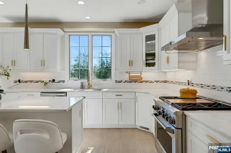 26 Sunset Road Livingston NJ 07039