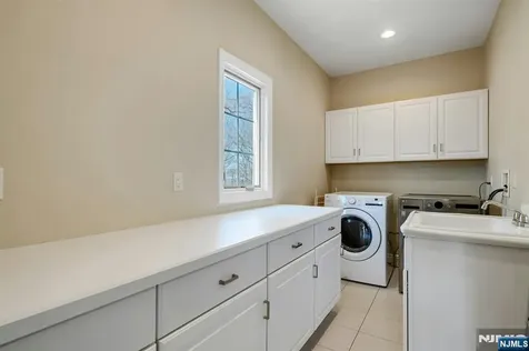 26 Sunset Road Livingston NJ 07039