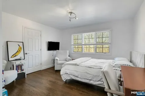 26 Sunset Road Livingston NJ 07039