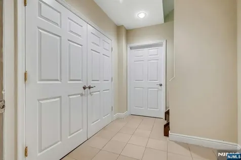 26 Sunset Road Livingston NJ 07039