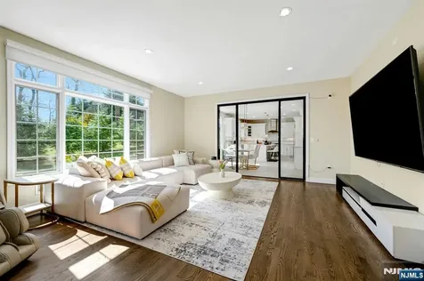 26 Sunset Road Livingston NJ 07039