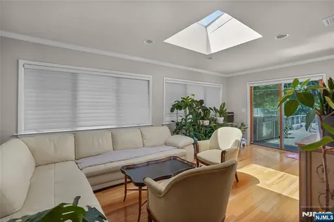 318 Briarcliff Lane Paramus NJ 07652