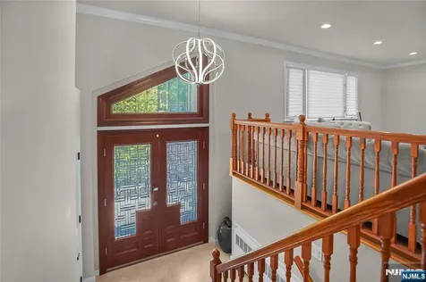 318 Briarcliff Lane Paramus NJ 07652