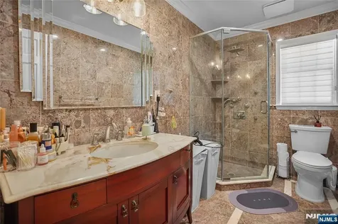 318 Briarcliff Lane Paramus NJ 07652