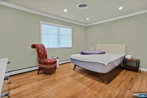 318 Briarcliff Lane Paramus NJ 07652