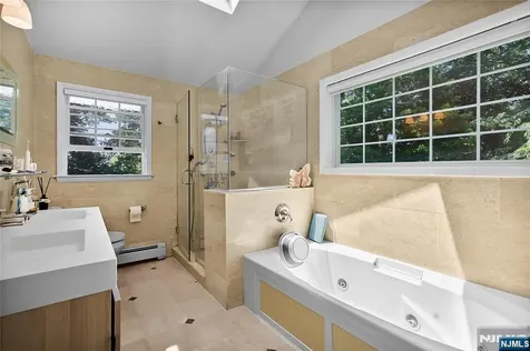 318 Briarcliff Lane Paramus NJ 07652