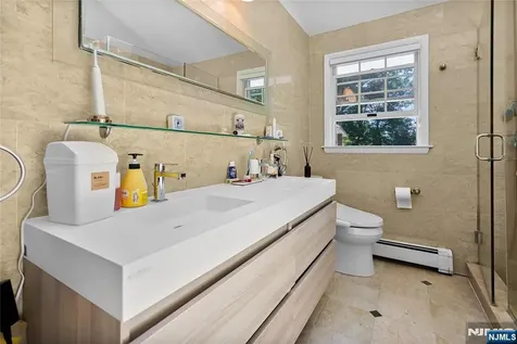 318 Briarcliff Lane Paramus NJ 07652