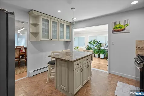 318 Briarcliff Lane Paramus NJ 07652