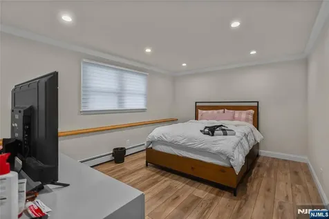318 Briarcliff Lane Paramus NJ 07652