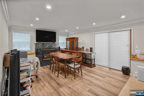 318 Briarcliff Lane Paramus NJ 07652