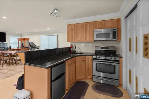 318 Briarcliff Lane Paramus NJ 07652