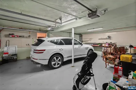 318 Briarcliff Lane Paramus NJ 07652