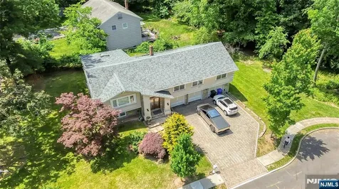 318 Briarcliff Lane Paramus NJ 07652