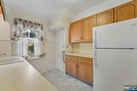 124 Walker Road West Orange NJ 07052