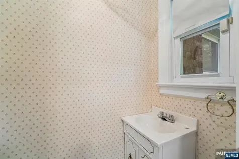 124 Walker Road West Orange NJ 07052