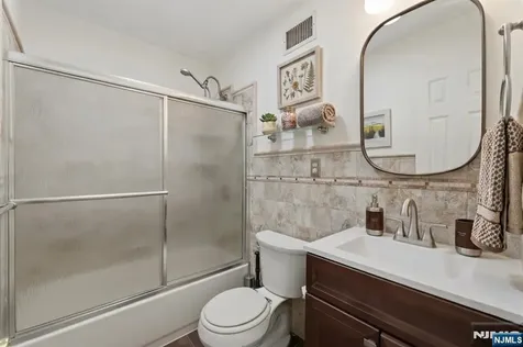 81 Hudson Avenue Ridgefield Park NJ 07660