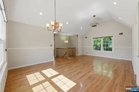81 Hudson Avenue Ridgefield Park NJ 07660