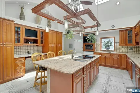72 Mountain Avenue Warren NJ 07059