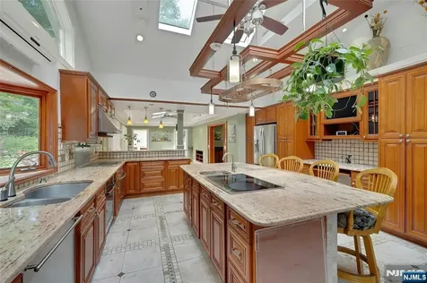 72 Mountain Avenue Warren NJ 07059