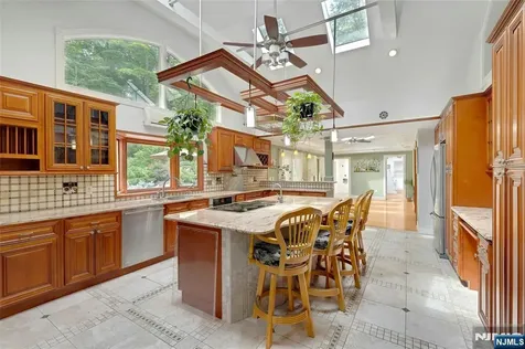 72 Mountain Avenue Warren NJ 07059