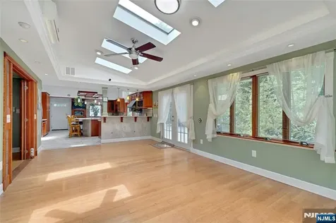 72 Mountain Avenue Warren NJ 07059
