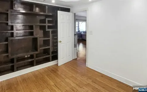 72 Mountain Avenue Warren NJ 07059