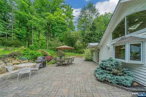 72 Mountain Avenue Warren NJ 07059