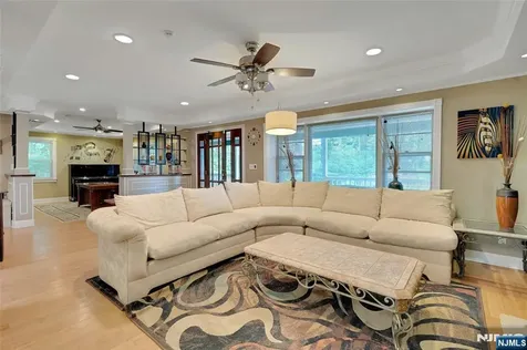 72 Mountain Avenue Warren NJ 07059