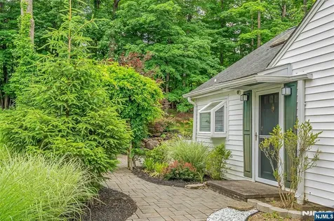72 Mountain Avenue Warren NJ 07059