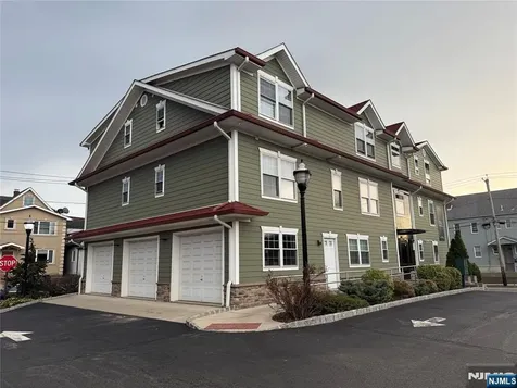 81 Lester Street Wallington NJ 07057