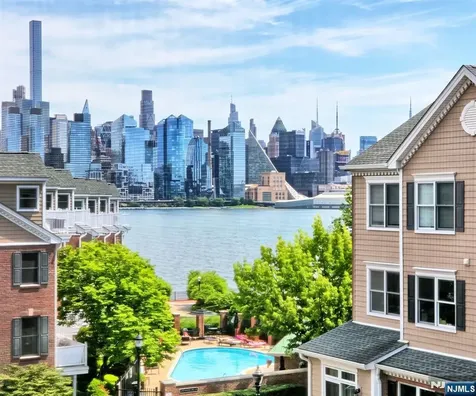 377 Kingston Court West New York NJ 07093