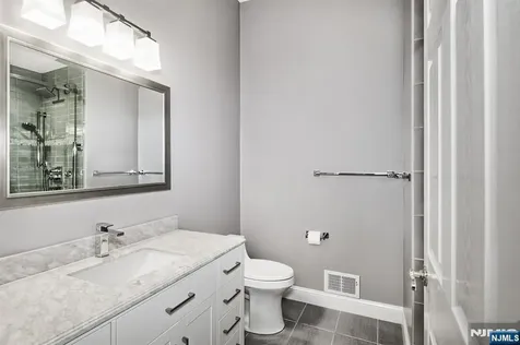 377 Kingston Court West New York NJ 07093