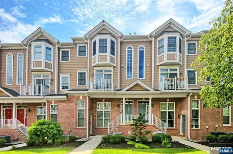 377 Kingston Court West New York NJ 07093