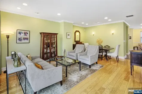 377 Kingston Court West New York NJ 07093
