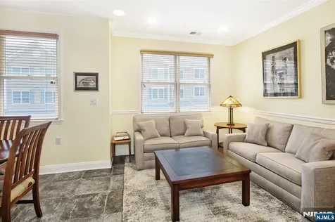 377 Kingston Court West New York NJ 07093