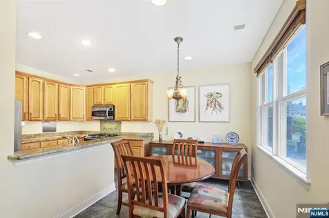 377 Kingston Court West New York NJ 07093