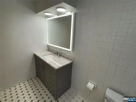 460B Liberty Little Ferry NJ 07643