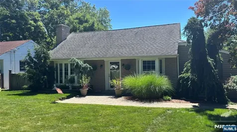 1464 Pleasant Valley Way West Orange NJ 07052