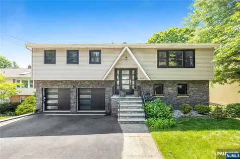 850 Edgewater Avenue Ridgefield NJ 07657