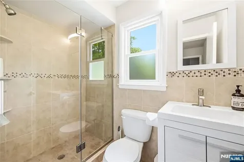 850 Edgewater Avenue Ridgefield NJ 07657