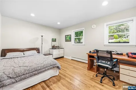 850 Edgewater Avenue Ridgefield NJ 07657