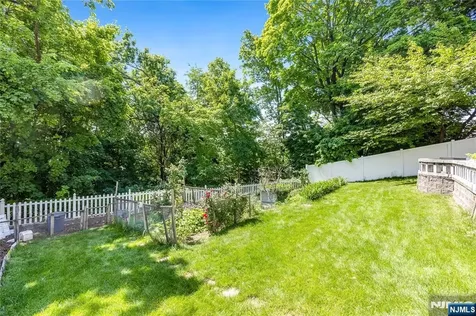 850 Edgewater Avenue Ridgefield NJ 07657