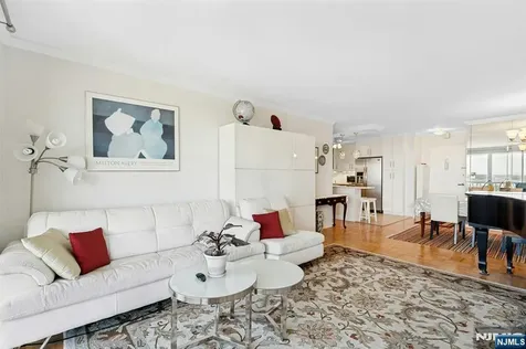 2000 Linwood Avenue Fort Lee NJ 07024